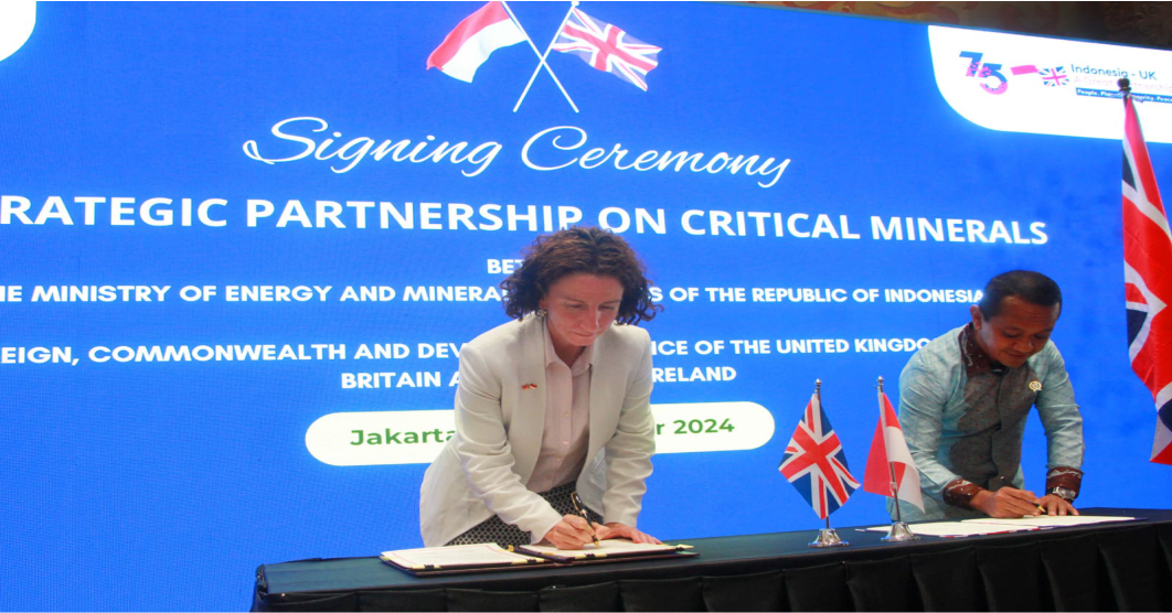 Minister of Energy and Mineral Resources (ESDM) Bahlil Lahadalia and UK Minister for Development Anneliese Dodds, representing the UK Foreign, Commonwealth & Development Office, signed a Memorandum of Understanding (MoU) following the opening ceremony of the Indonesian International Geothermal Convention and Exhibition 2024 at the Jakarta Convention Center on Wednesday (18/9/2024).